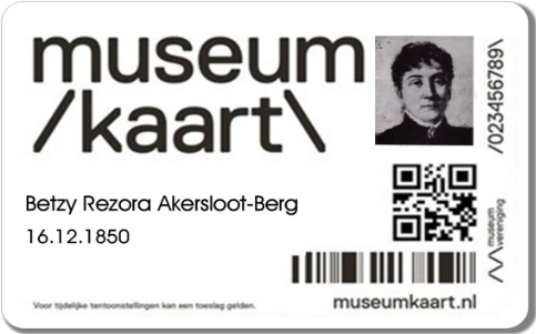 Museumkaart met pasfoto van Betzy Akersloot-Berg